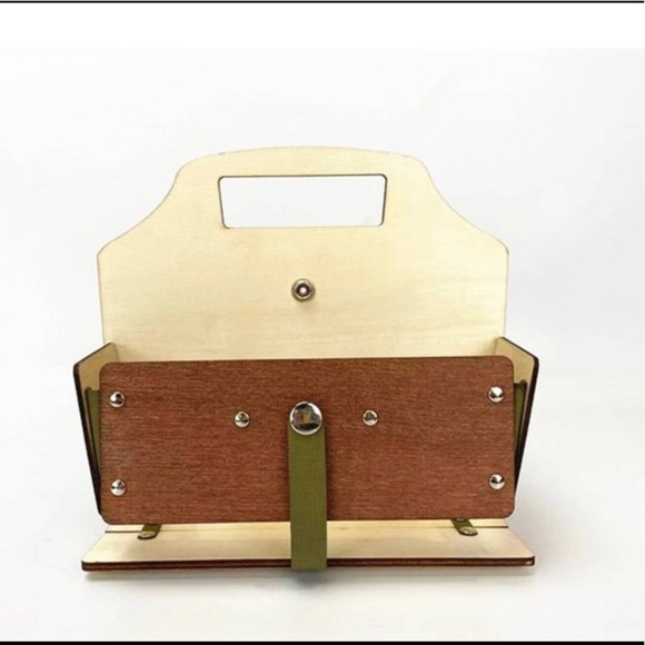 NWT adventure is out there bottle opener caddy wooden gift holds 6-12 oz bottle - Picture 7 of 7